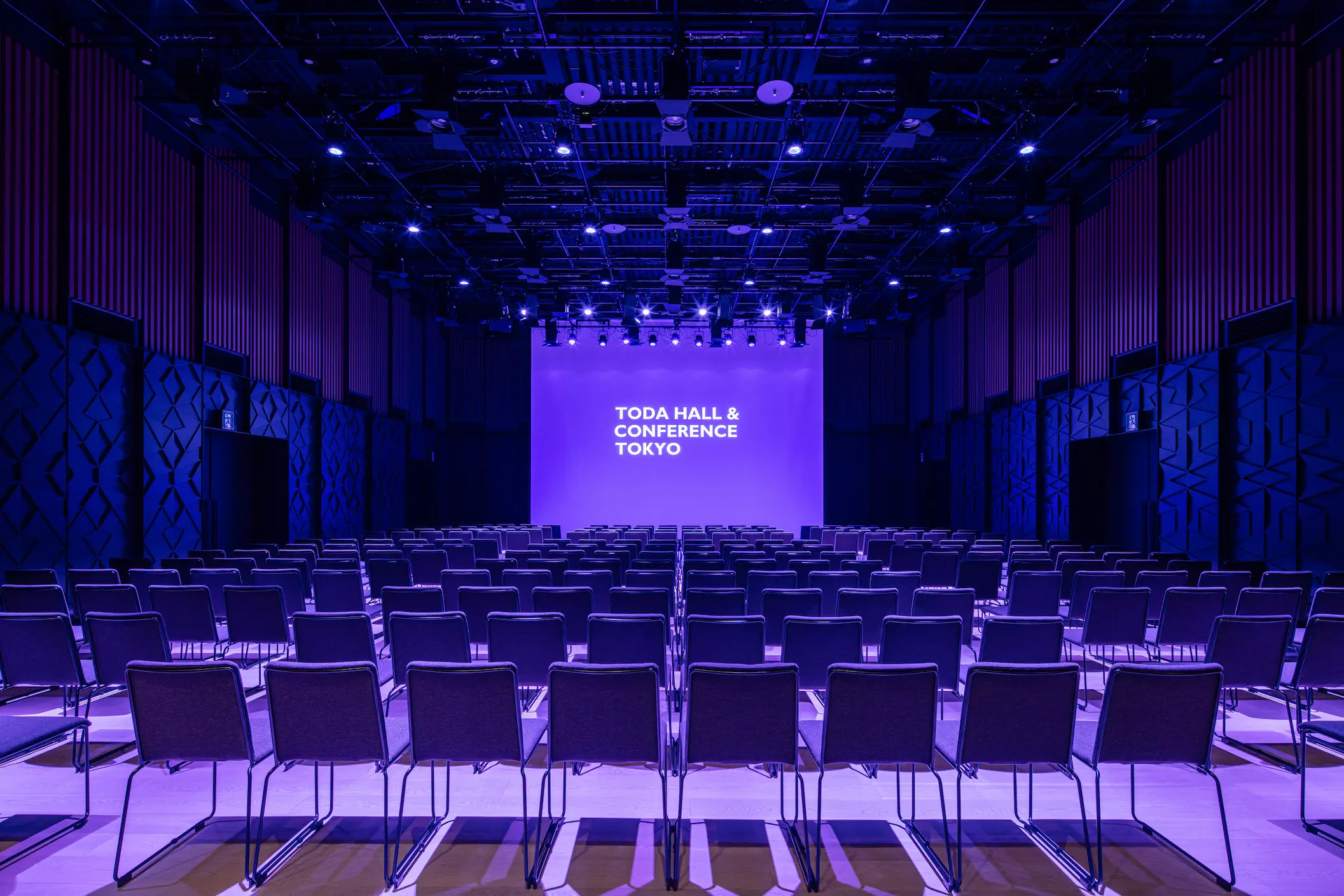 演出に応える空間設計と設備